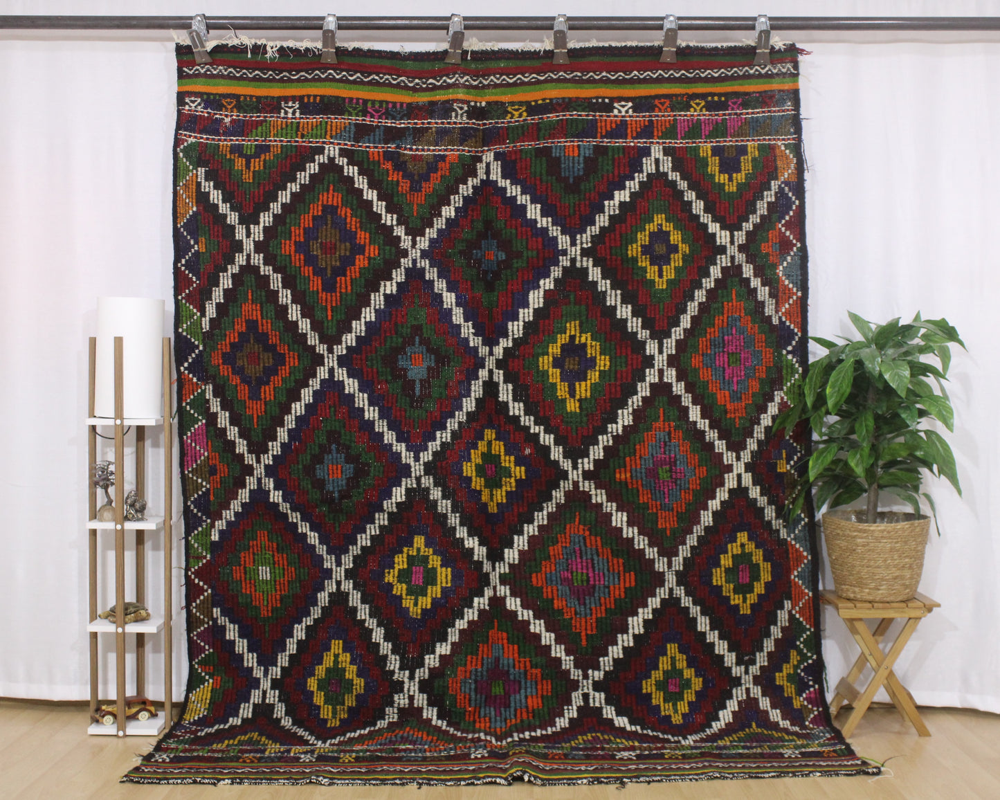 Handwoven Turkish Vintage Kilim (6'7" x 9'3")