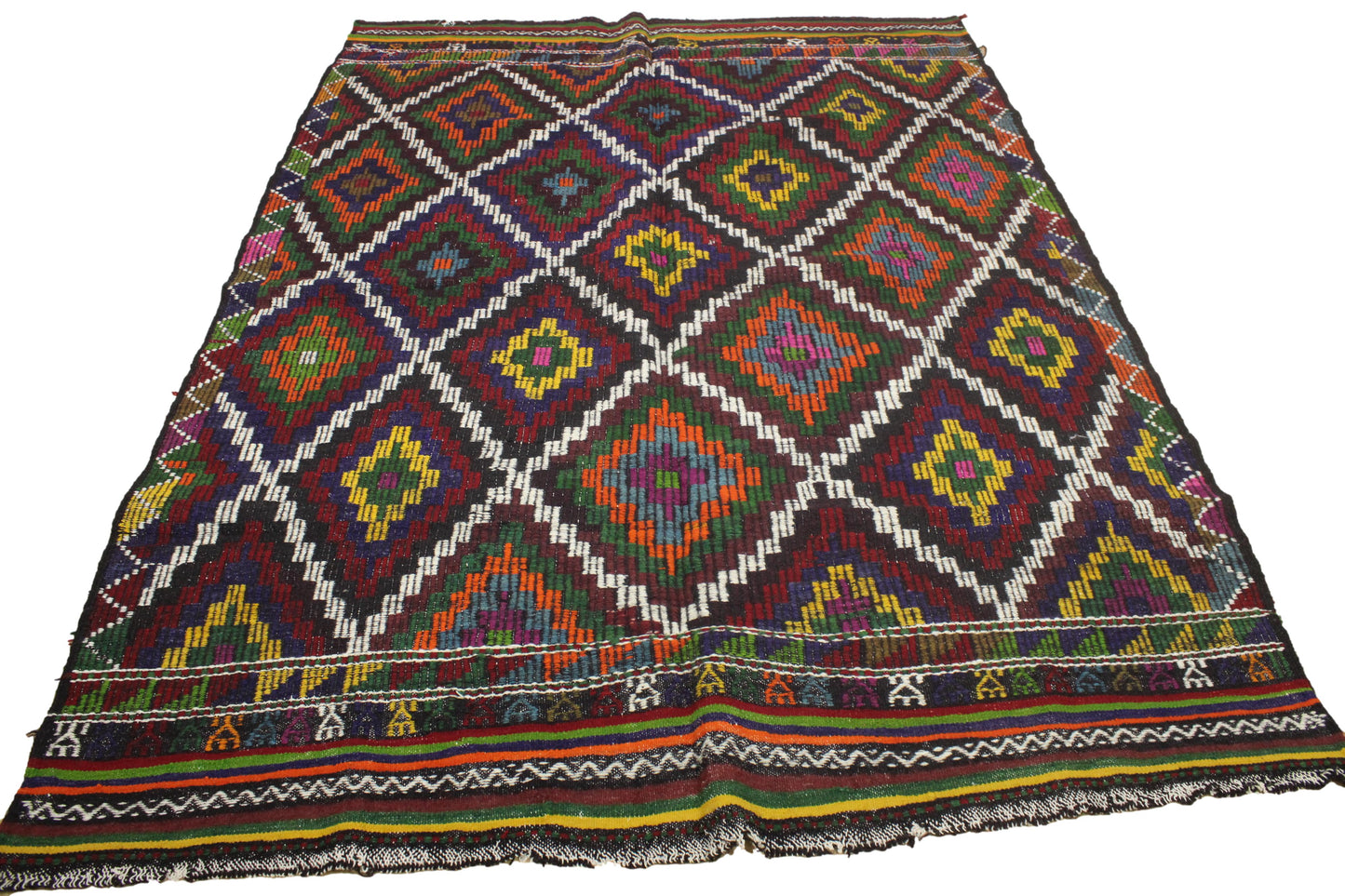 Handwoven Turkish Vintage Kilim (6'7" x 9'3")