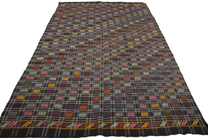 Handwoven Turkish Vintage Kilim (6'7" x 10'9")