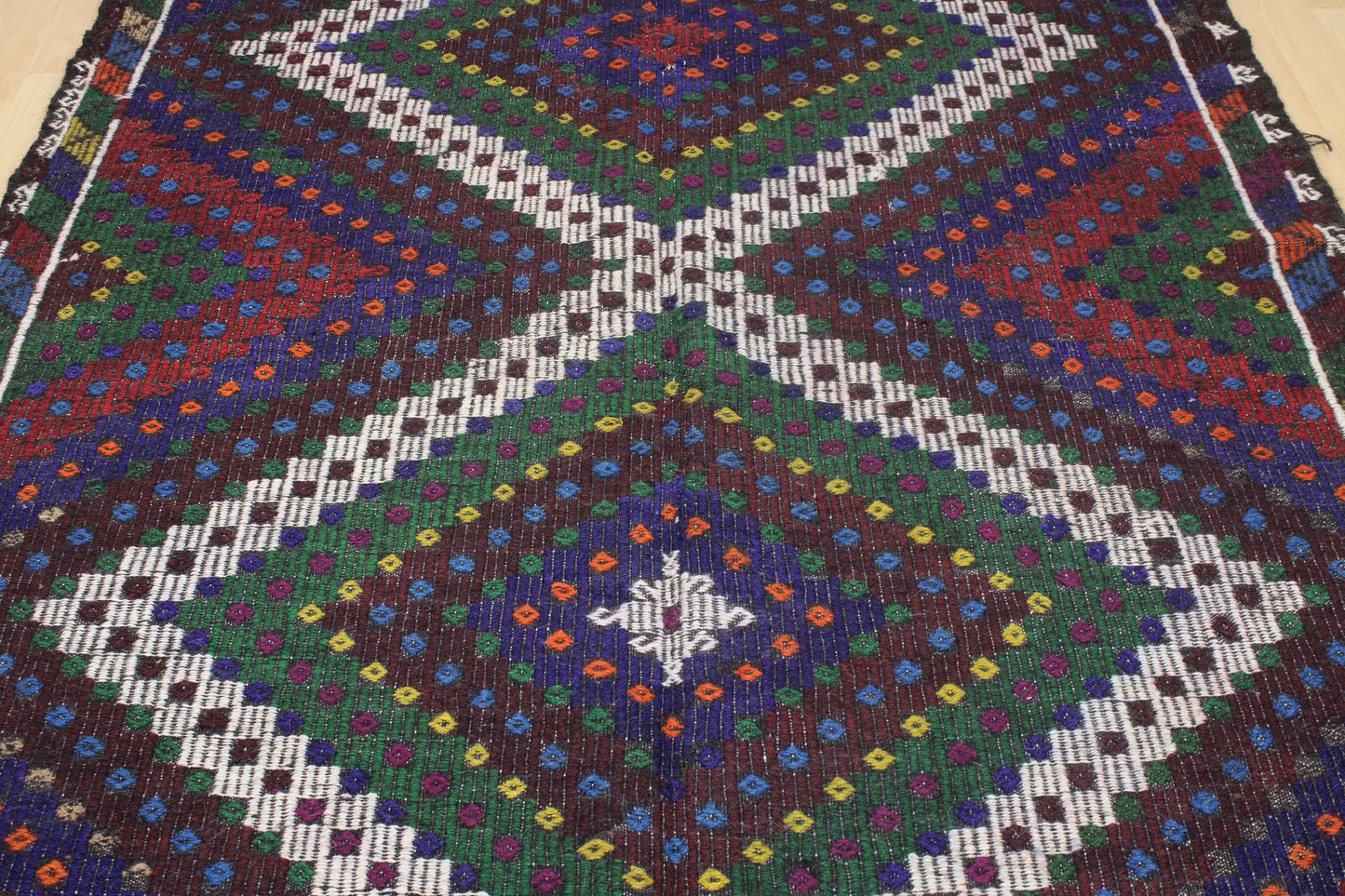 Handwoven Turkish Vintage Kilim (6'8" x 10'1")