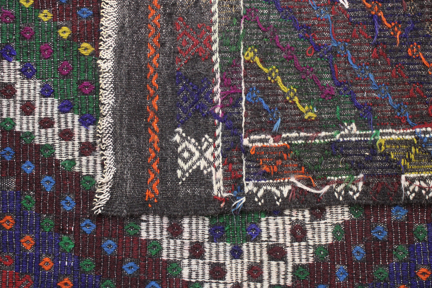 Handwoven Turkish Vintage Kilim (6'8" x 10'1")