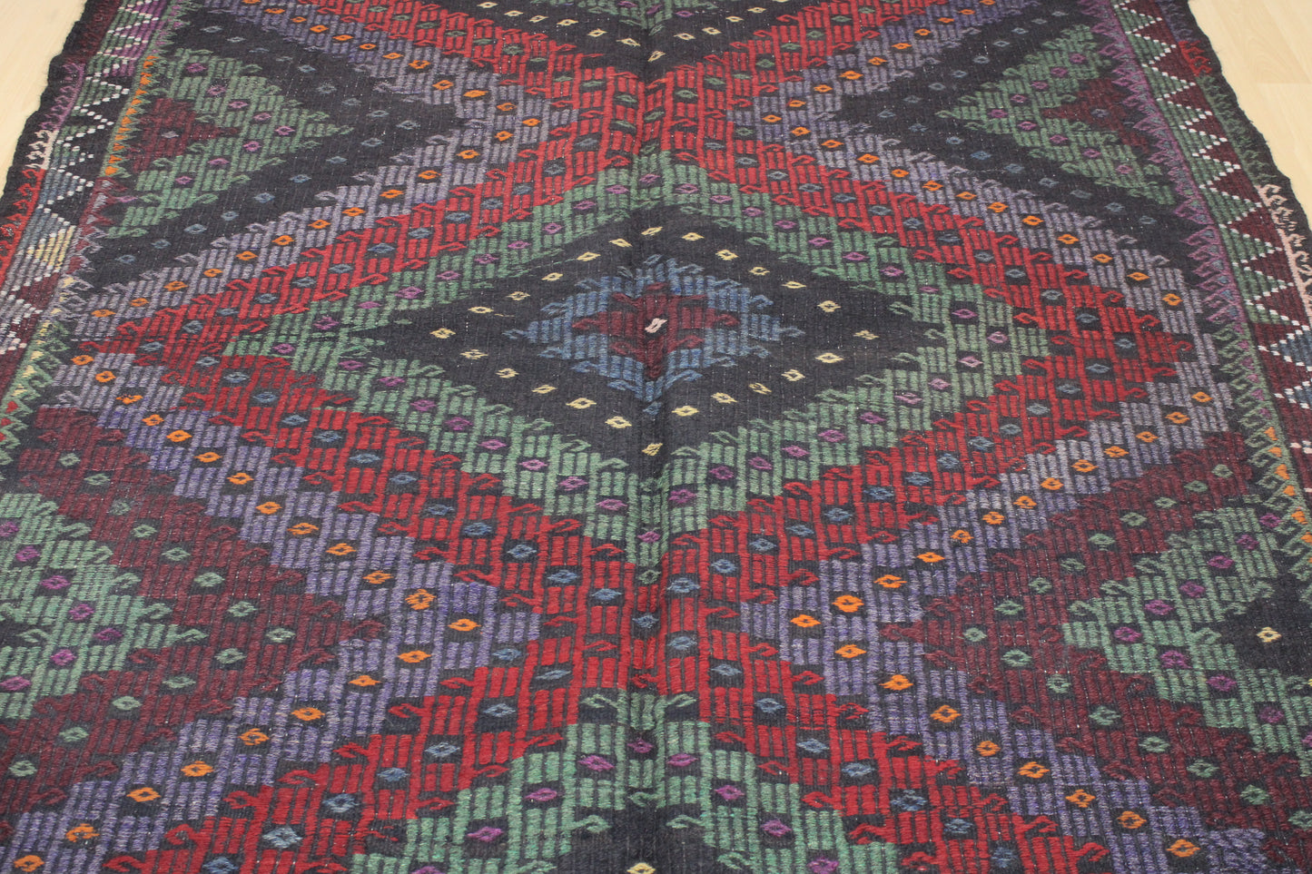 Handwoven Turkish Vintage Kilim (6'3" x 8'6")