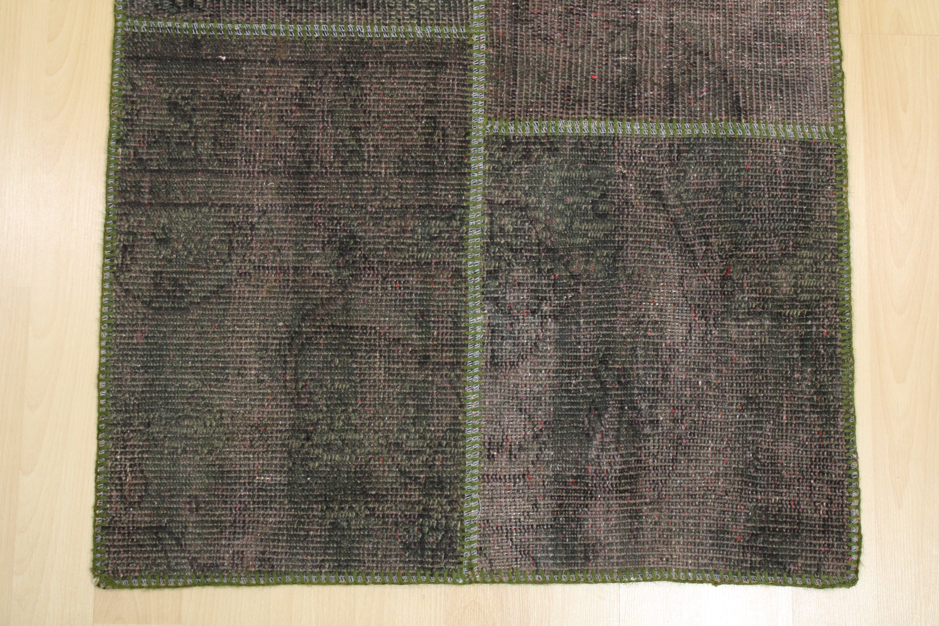 El Dokuma Kök Boya Yün Patchwork Halı