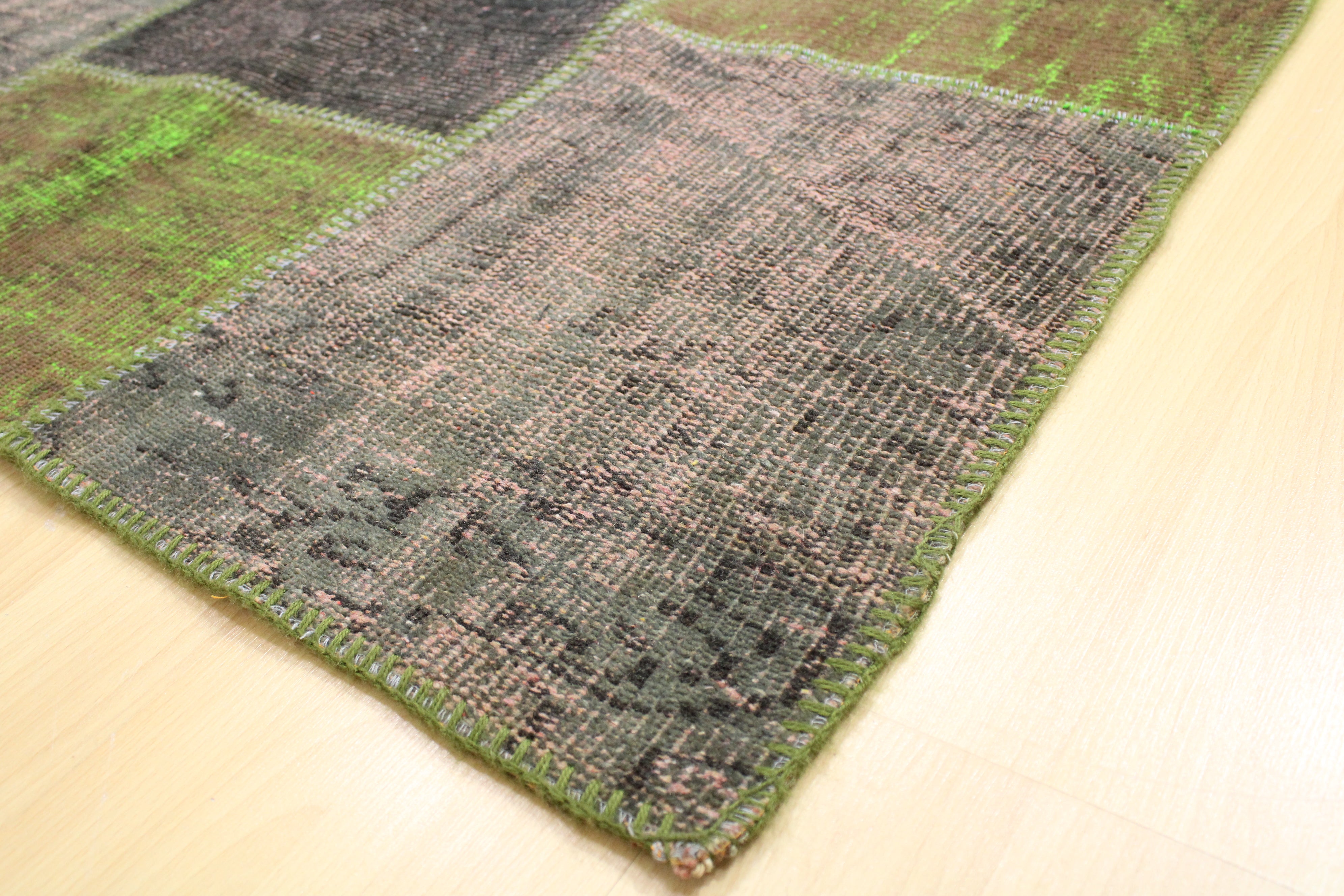 El Dokuma Kök Boya Yün Patchwork Halı