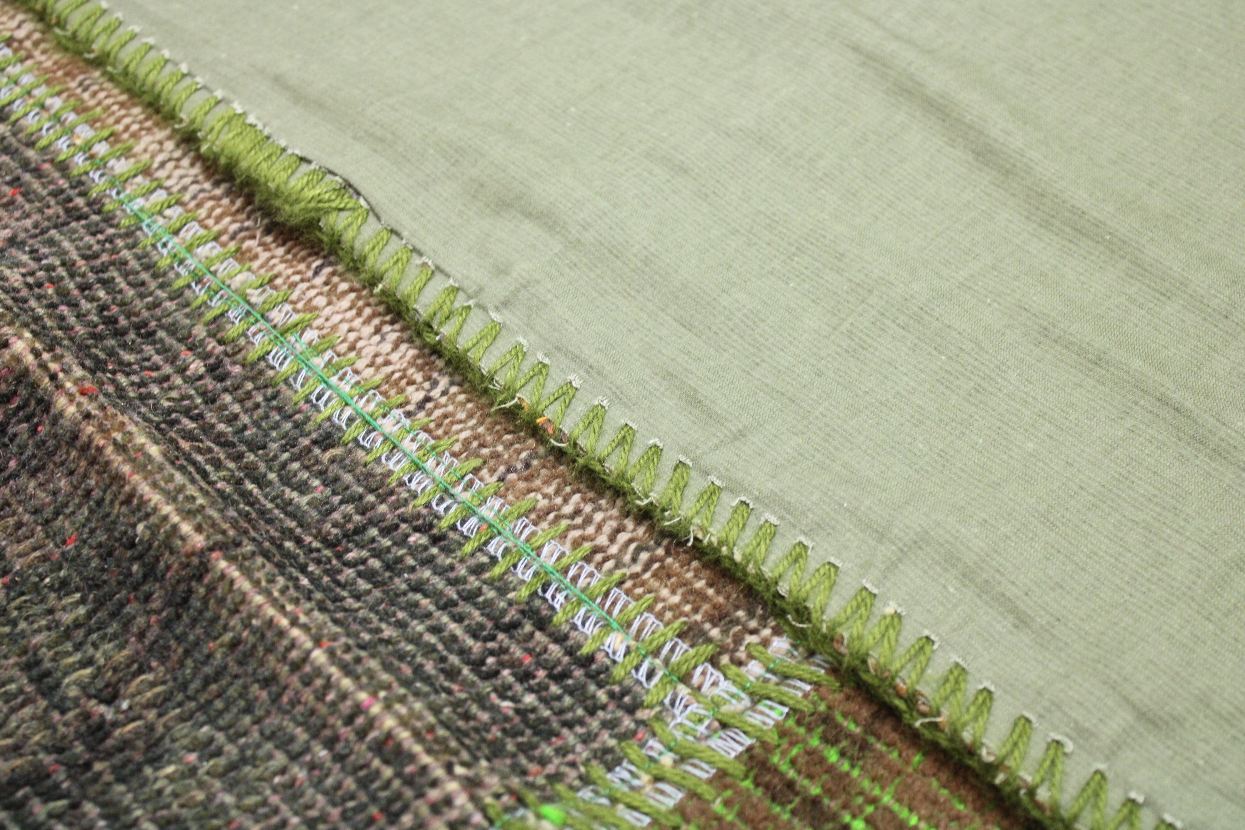 El Dokuma Kök Boya Yün Patchwork Halı