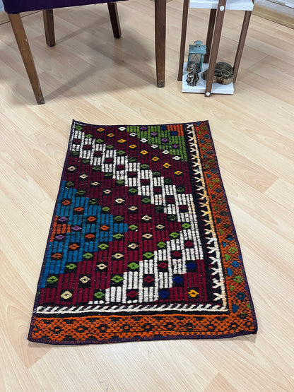 Handwoven Turkish Vintage Kilim (1'8" x 2'6")