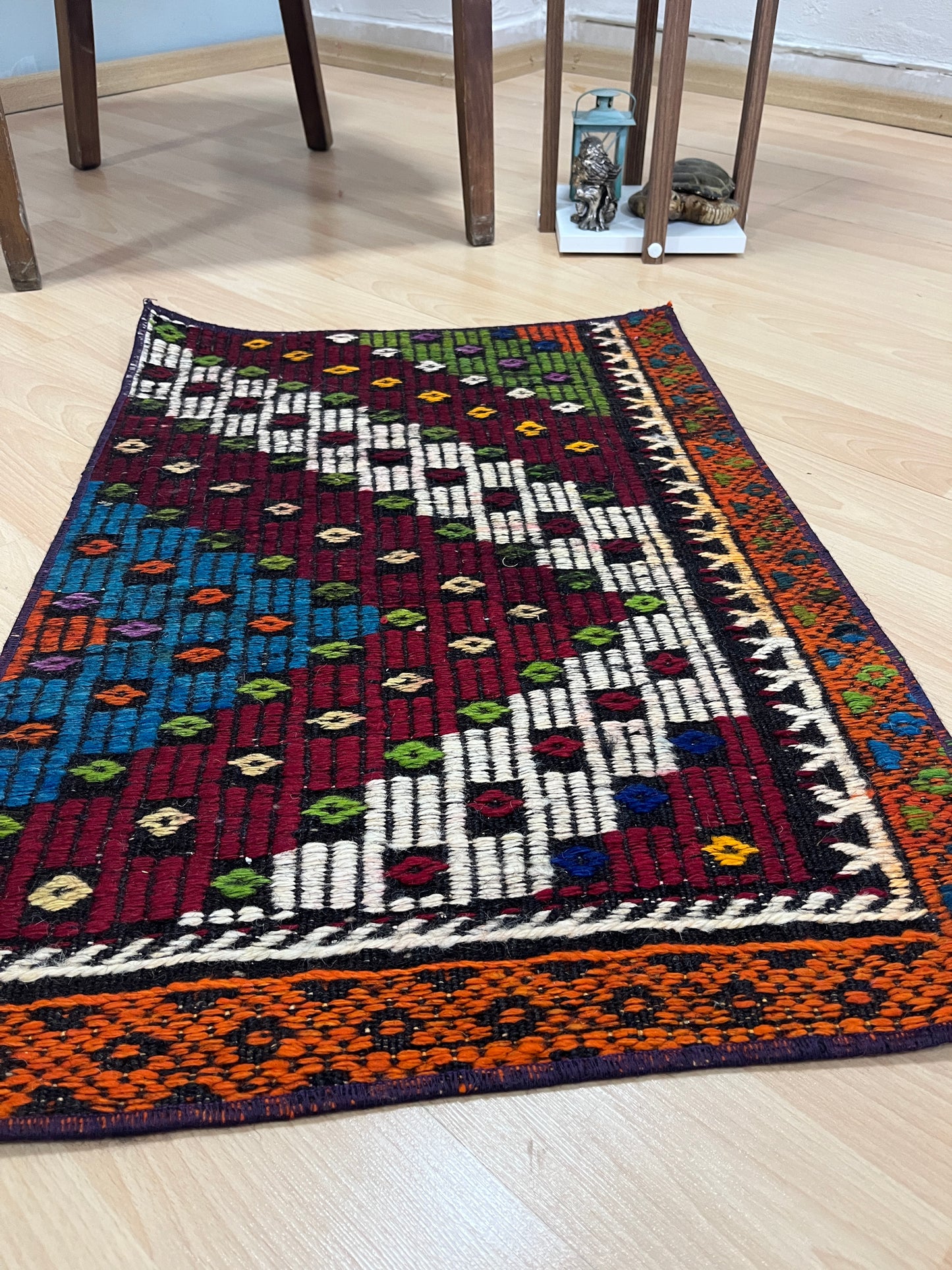 Handwoven Turkish Vintage Kilim (1'8" x 2'6")