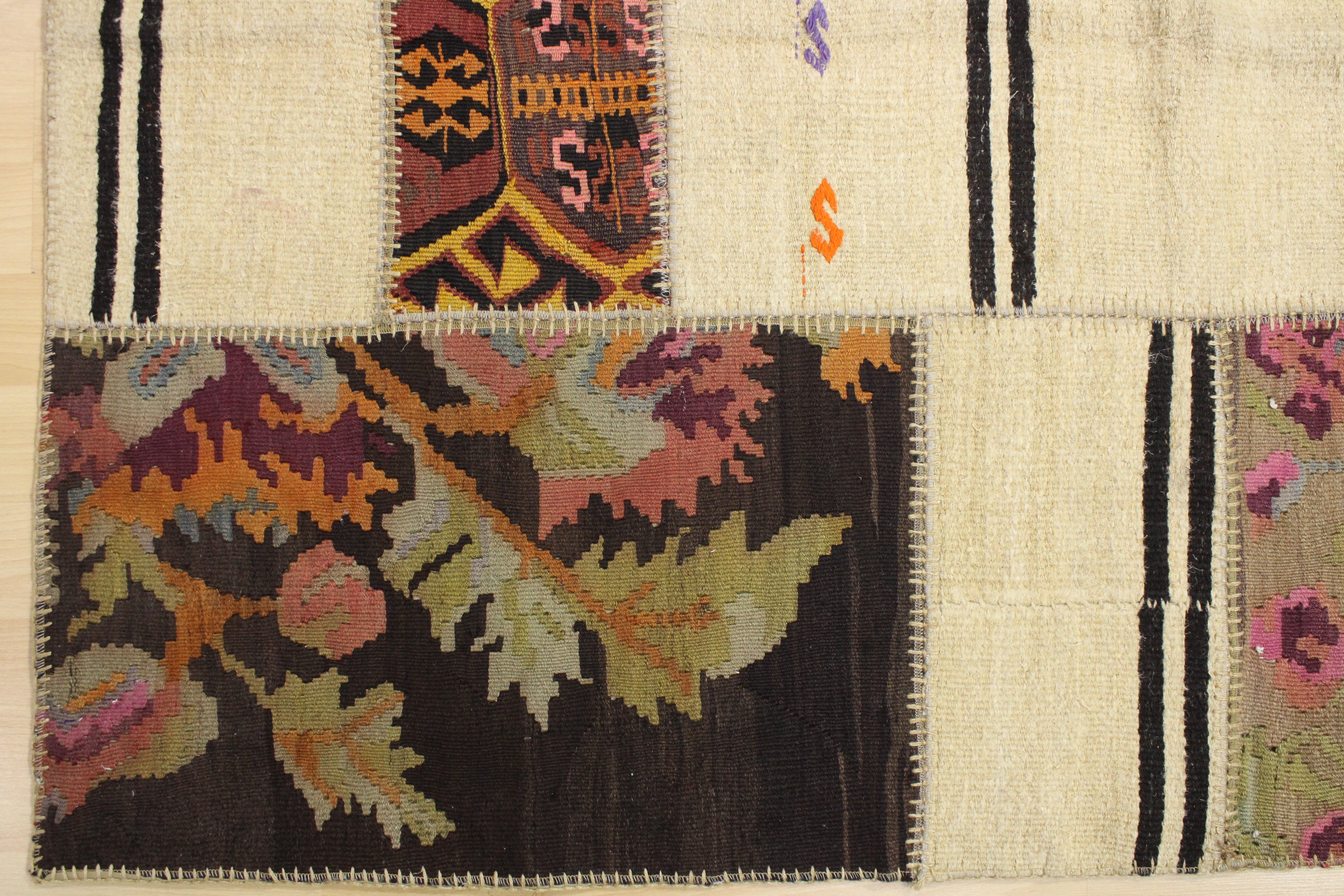 El Dokuma Kök Boya Yün Patchwork Halı