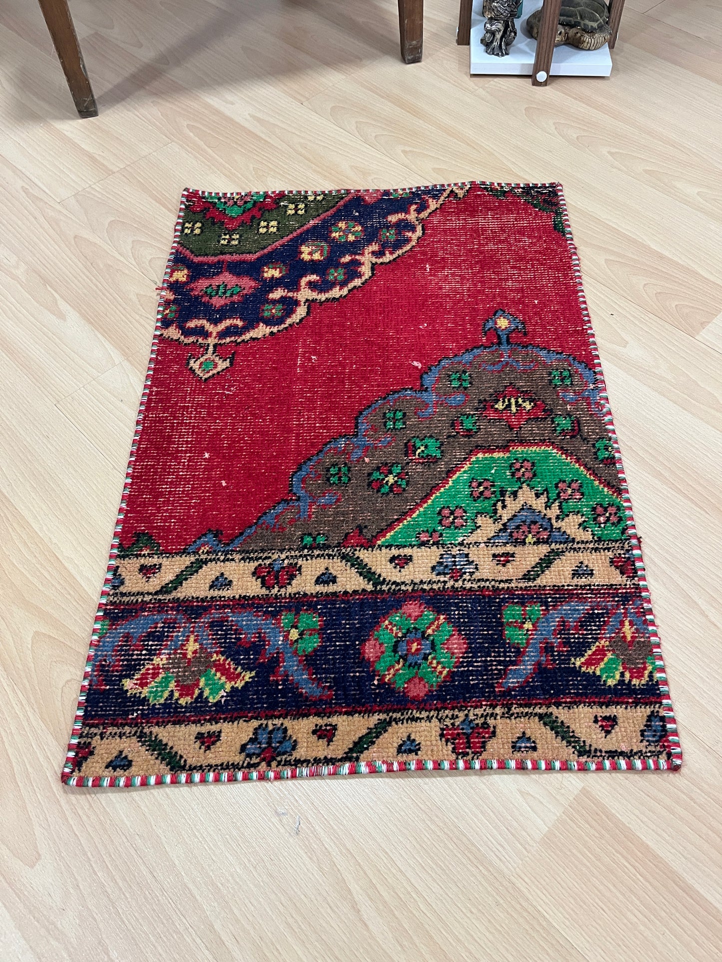 Hand-Knotted Vintage Turkish Rug (1'8" x 2'6")