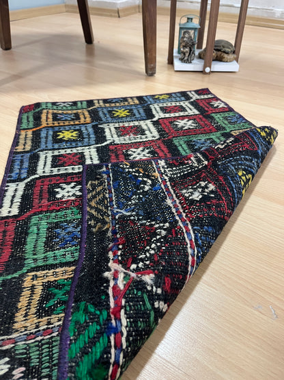 Handwoven Turkish Vintage Kilim (1'8" x 2'6")