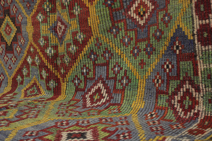 Handwoven Turkish Vintage Kilim (5'8" x 9'11")