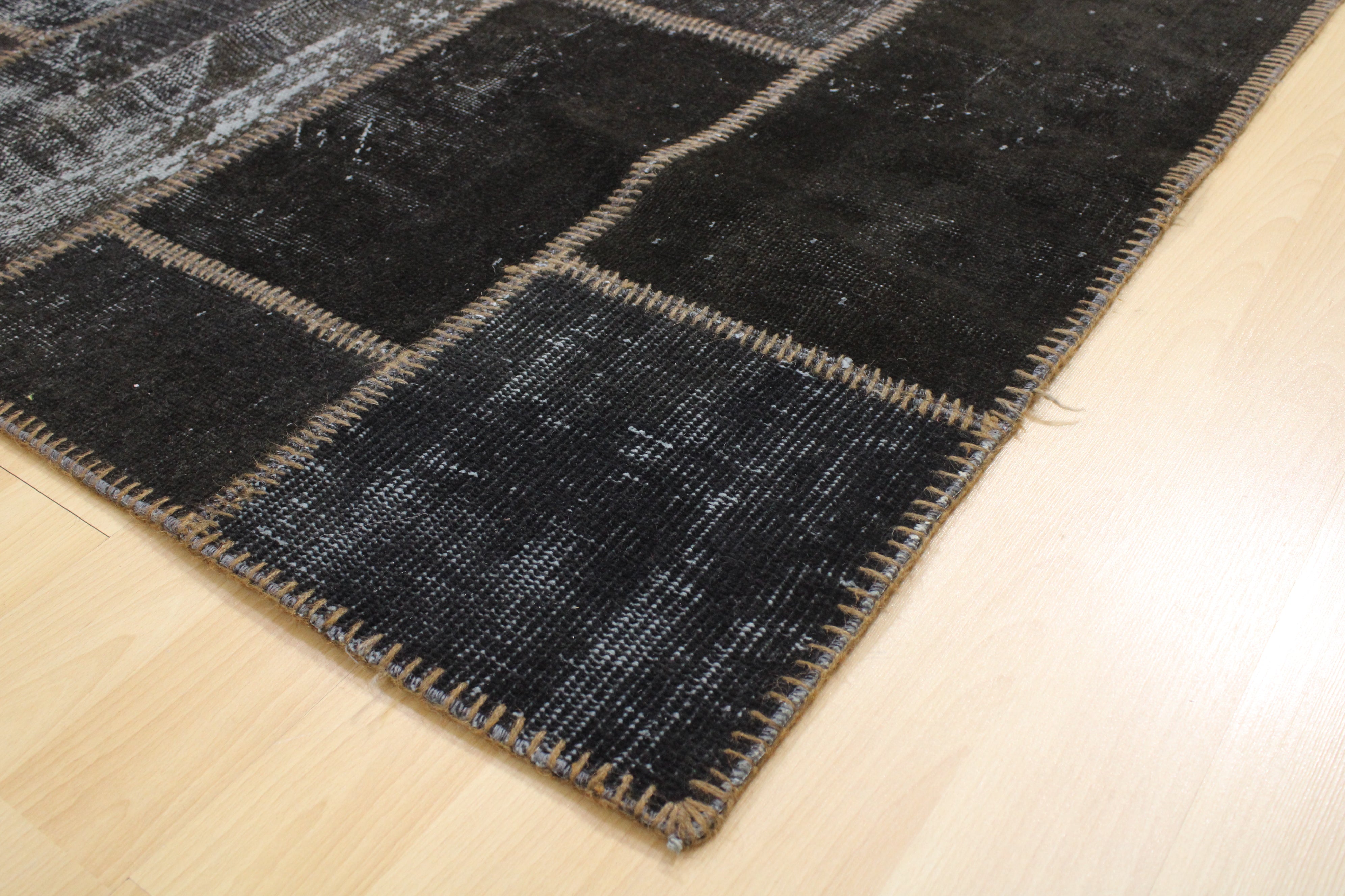 El Dokuma Kök Boya Yün Patchwork Halı