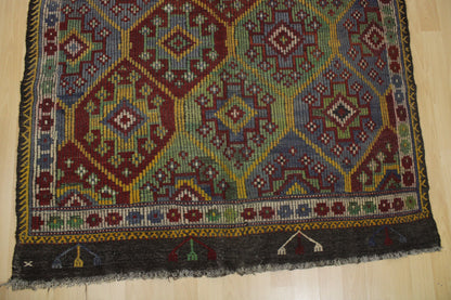 Handwoven Turkish Vintage Kilim (5'8" x 9'11")