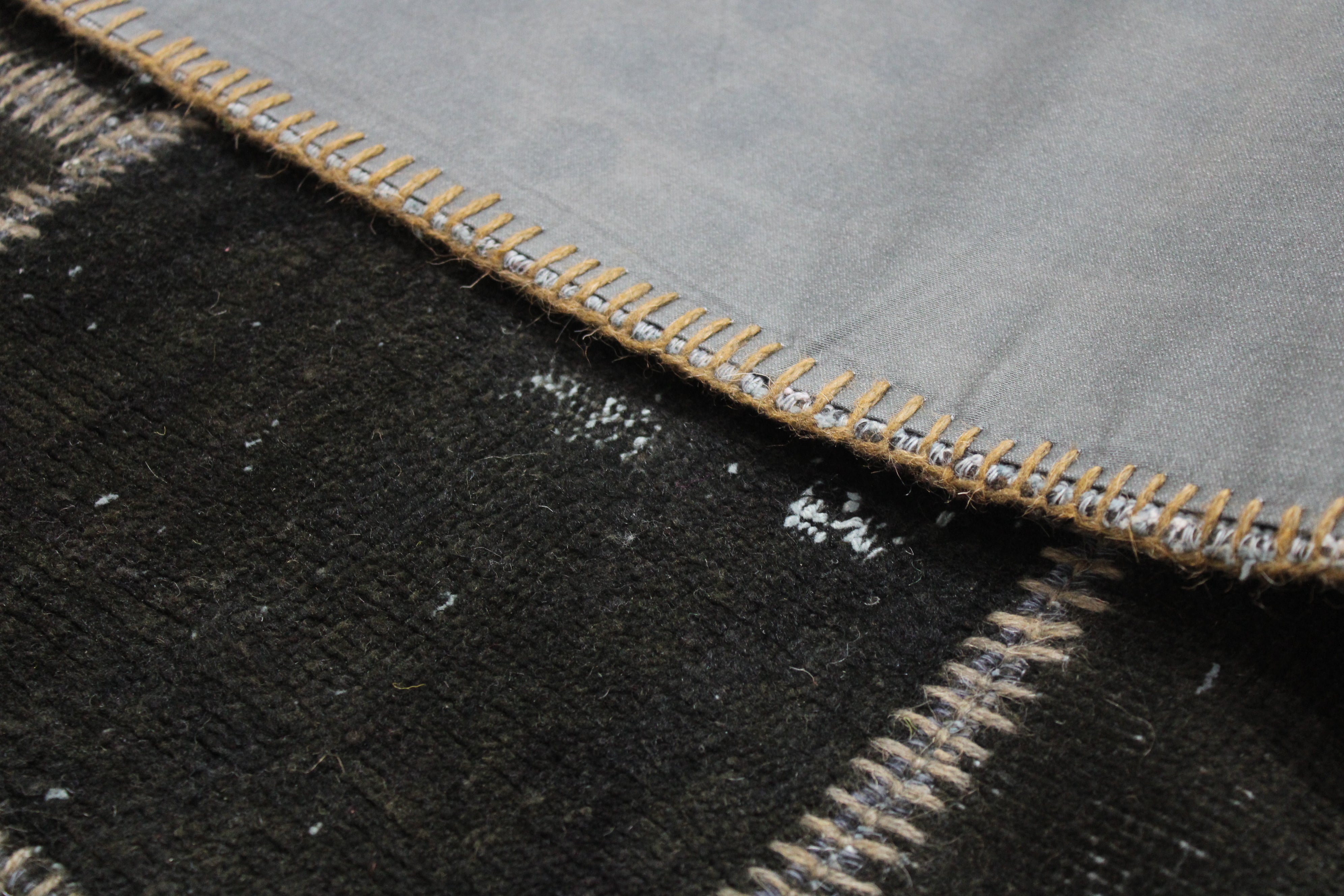 El Dokuma Kök Boya Yün Patchwork Halı