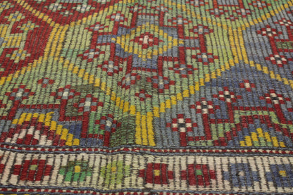 Handwoven Turkish Vintage Kilim (5'8" x 9'11")