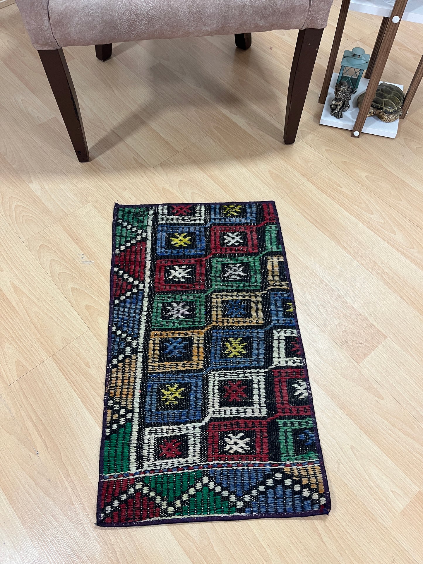 Handwoven Turkish Vintage Kilim (1'4" x 2'4")