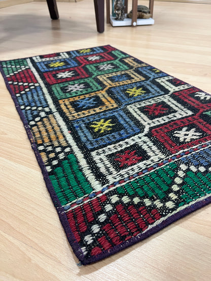 Handwoven Turkish Vintage Kilim (1'4" x 2'4")