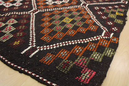 Handwoven Turkish Vintage Kilim (5'1" x 9'3")