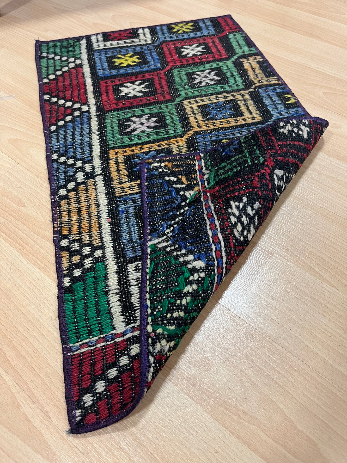 Handwoven Turkish Vintage Kilim (1'4" x 2'4")