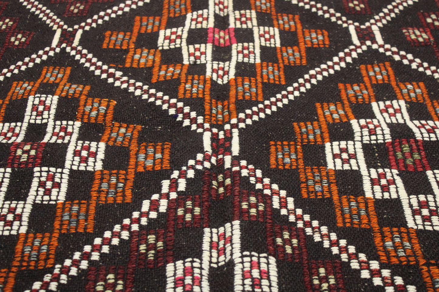 Handwoven Turkish Vintage Kilim (5'1" x 9'3")