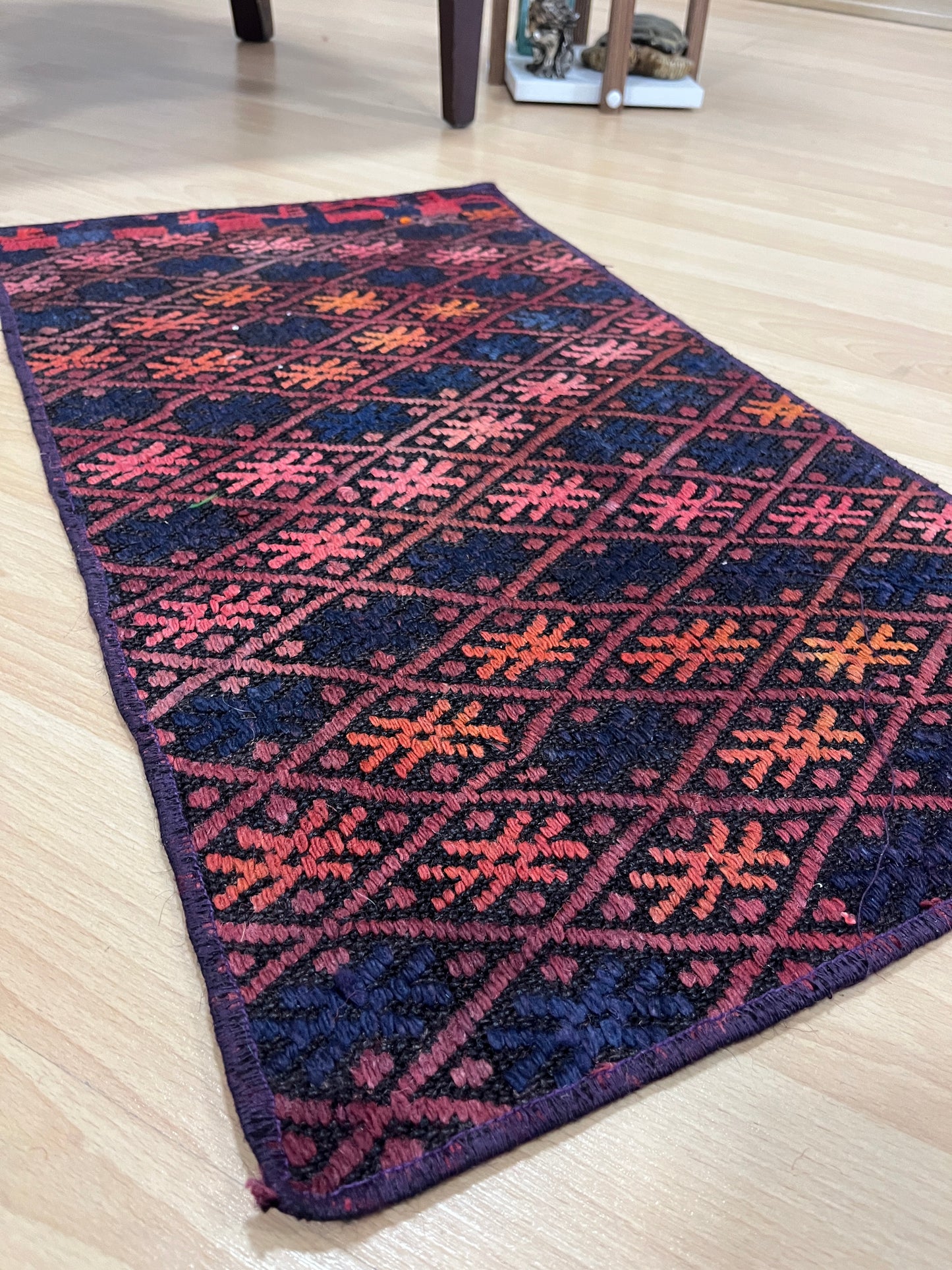 Handwoven Turkish Vintage Kilim (1'4" x 2'4")