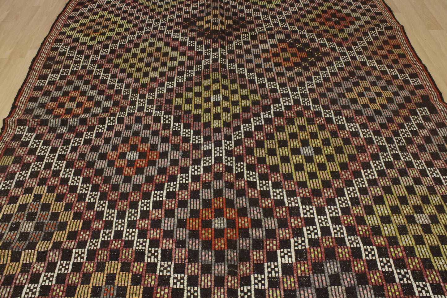 Handwoven Turkish Vintage Kilim (6'9" x 8'10")