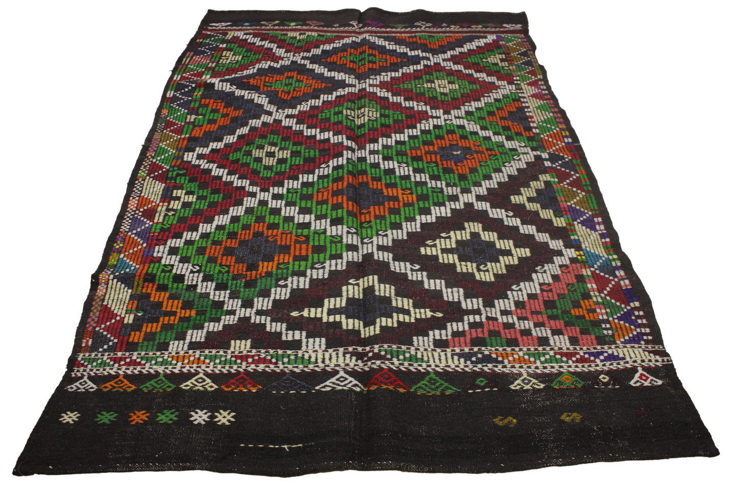 Handwoven Turkish Vintage Kilim (5'8" x 8'6")