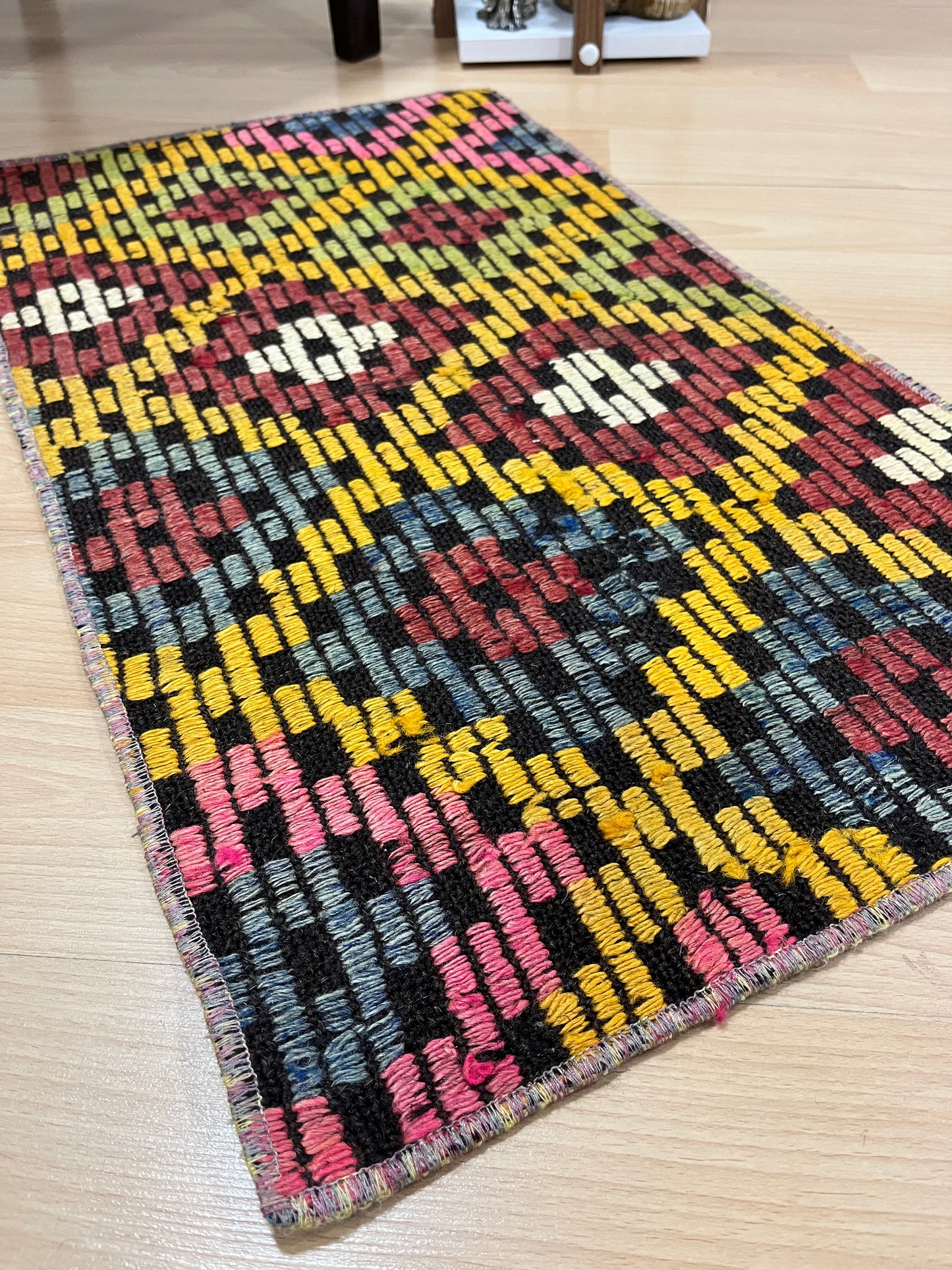 Handwoven Turkish Vintage Kilim (1'4" x 2'4")