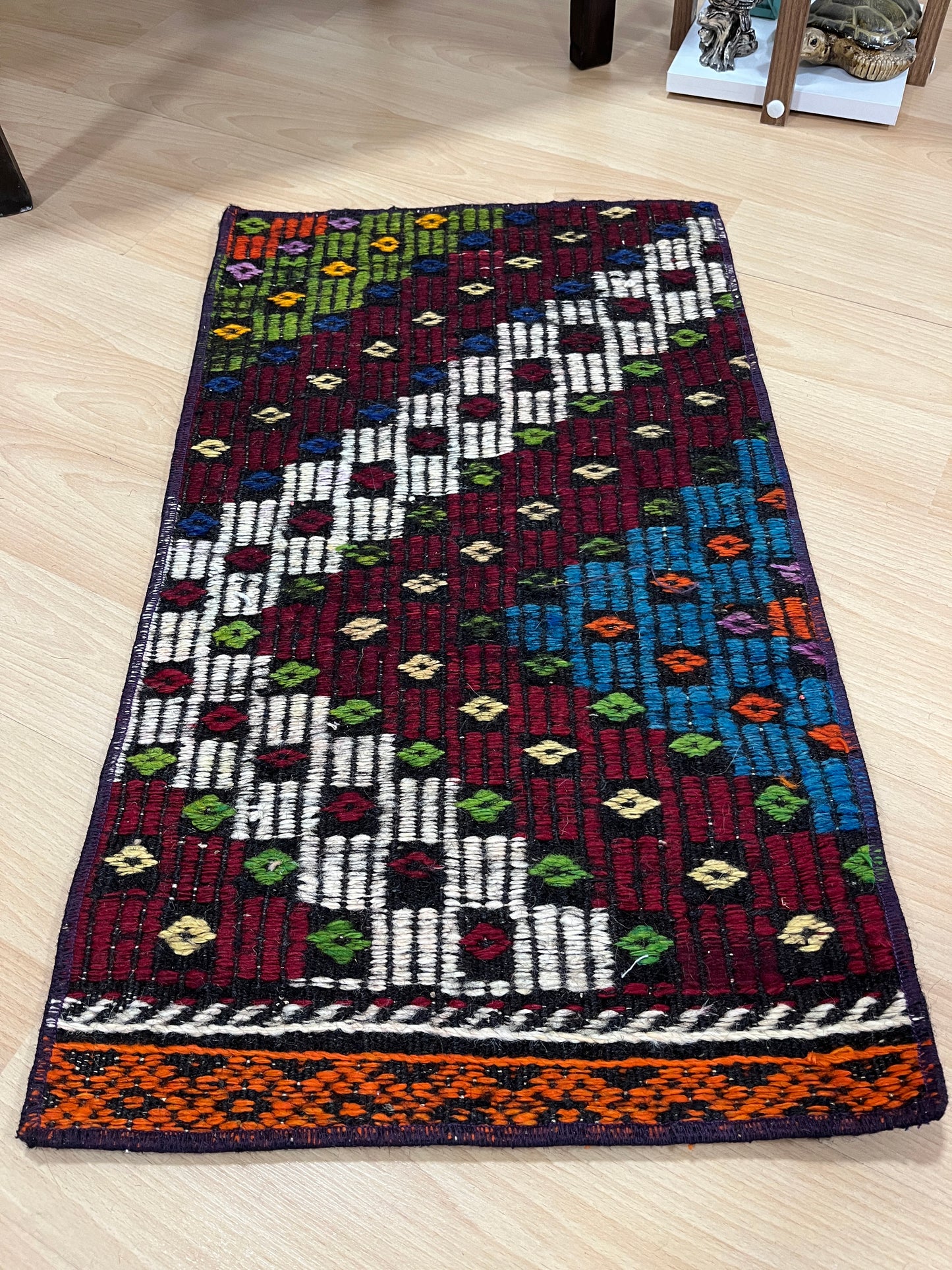 Handwoven Turkish Vintage Kilim (1'4" x 2'4")