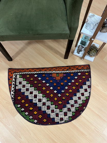 Handwoven Turkish Vintage Doormat (1'8" x 2'8")