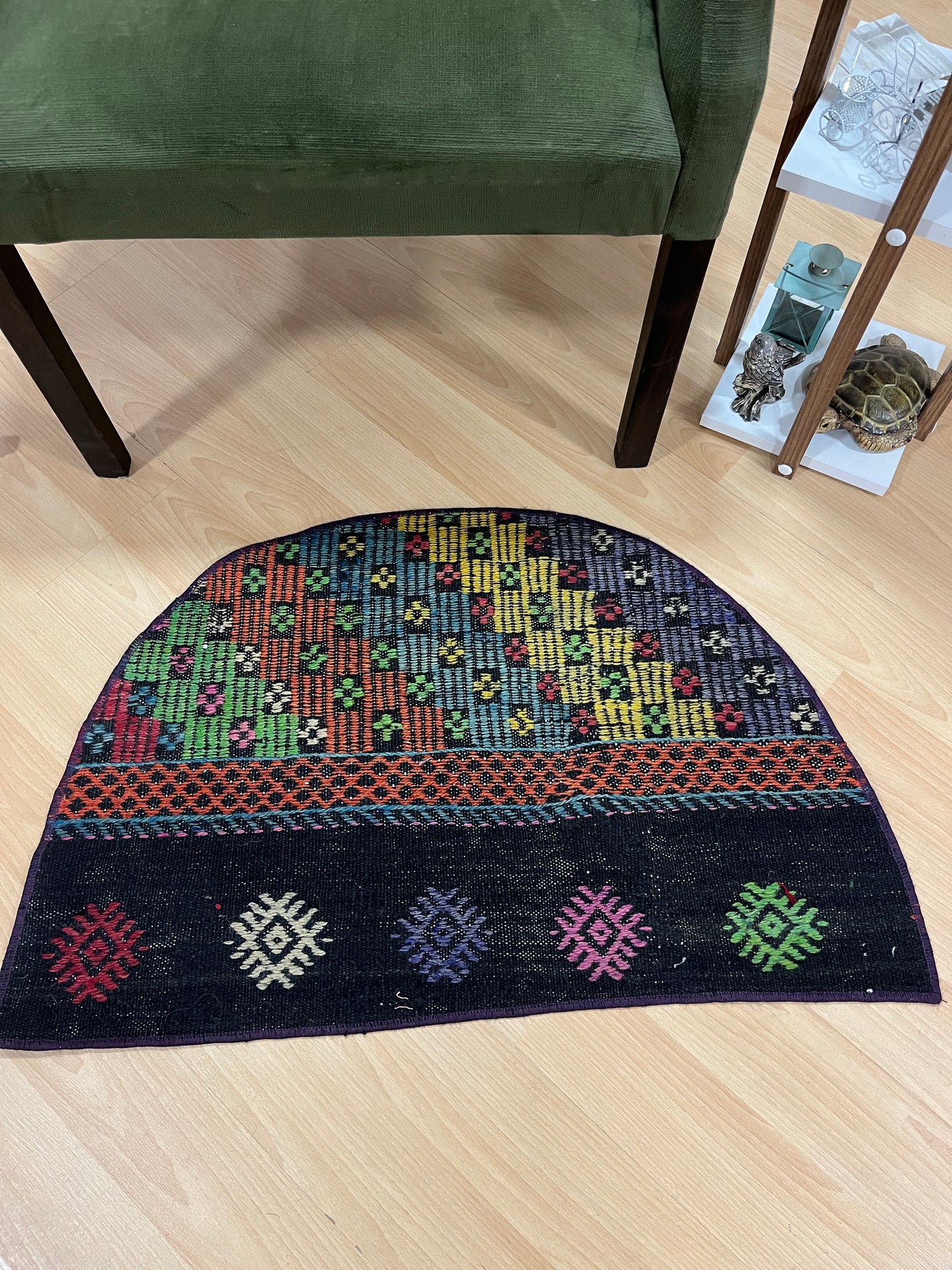 Handwoven Turkish Vintage Doormat (1'8" x 2'8")