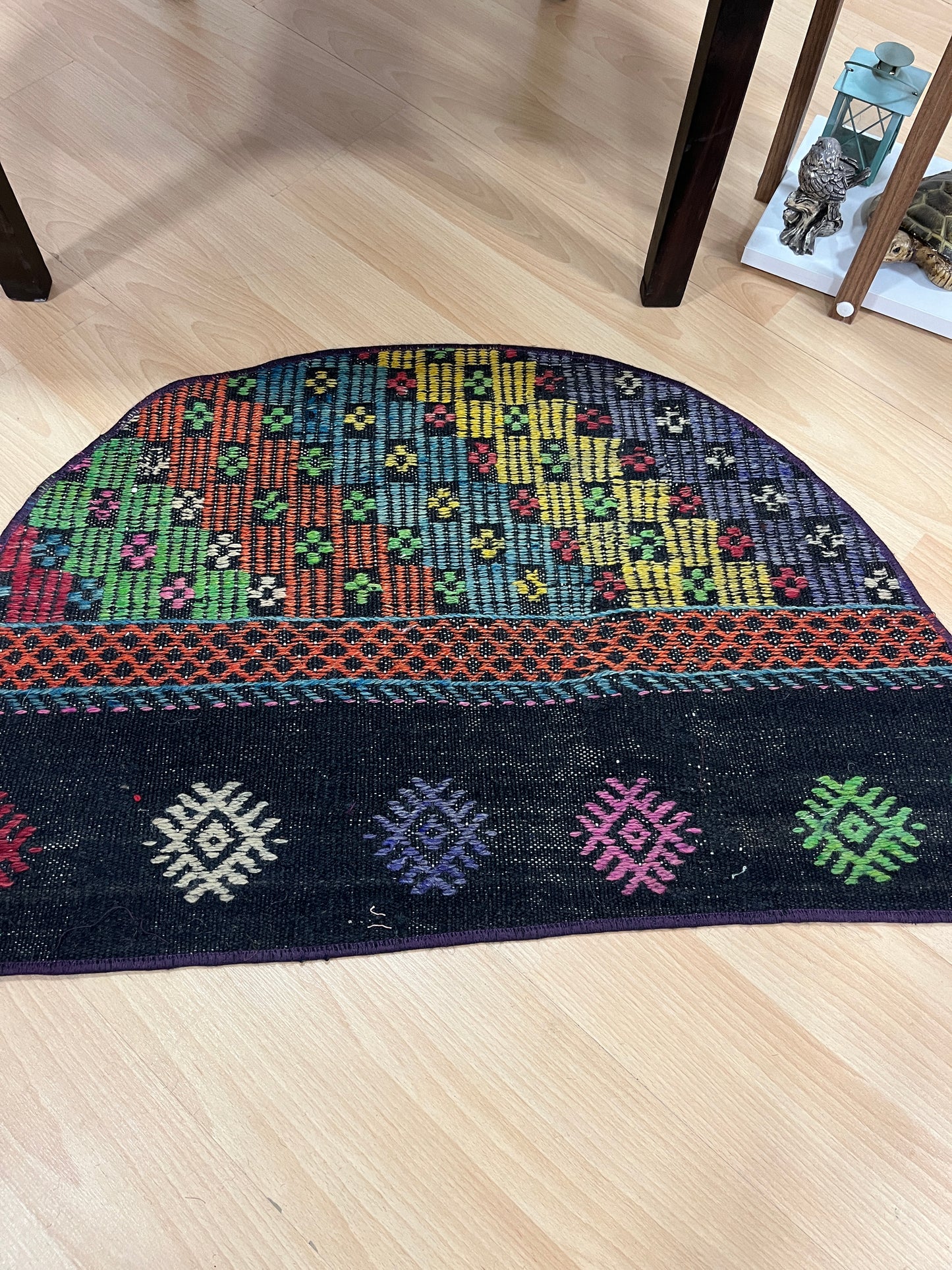 Handwoven Turkish Vintage Doormat (1'8" x 2'8")