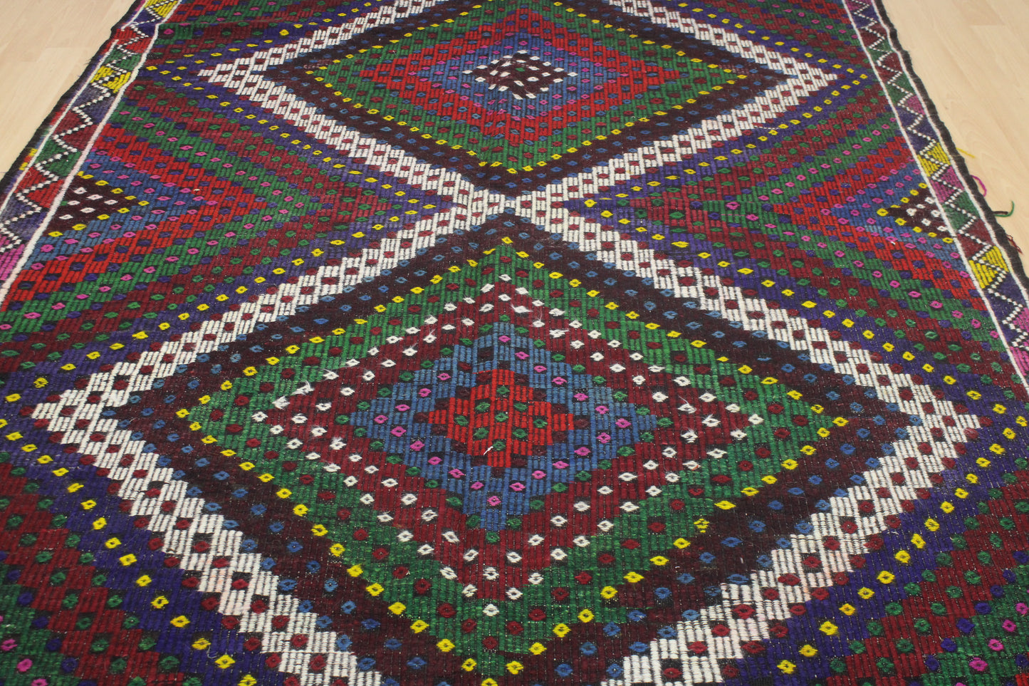 Handwoven Turkish Vintage Kilim (6'6" x 10'9")