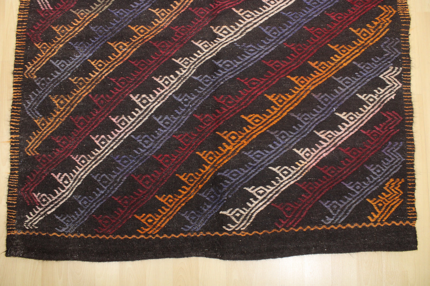 Handwoven Turkish Vintage Kilim (4'12" x 10'10")