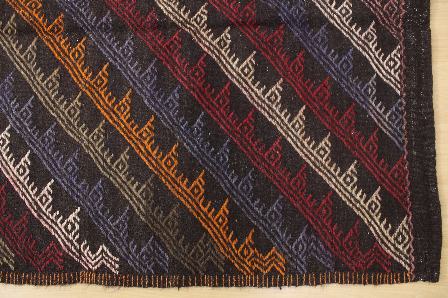 Handwoven Turkish Vintage Kilim (4'12" x 10'10")