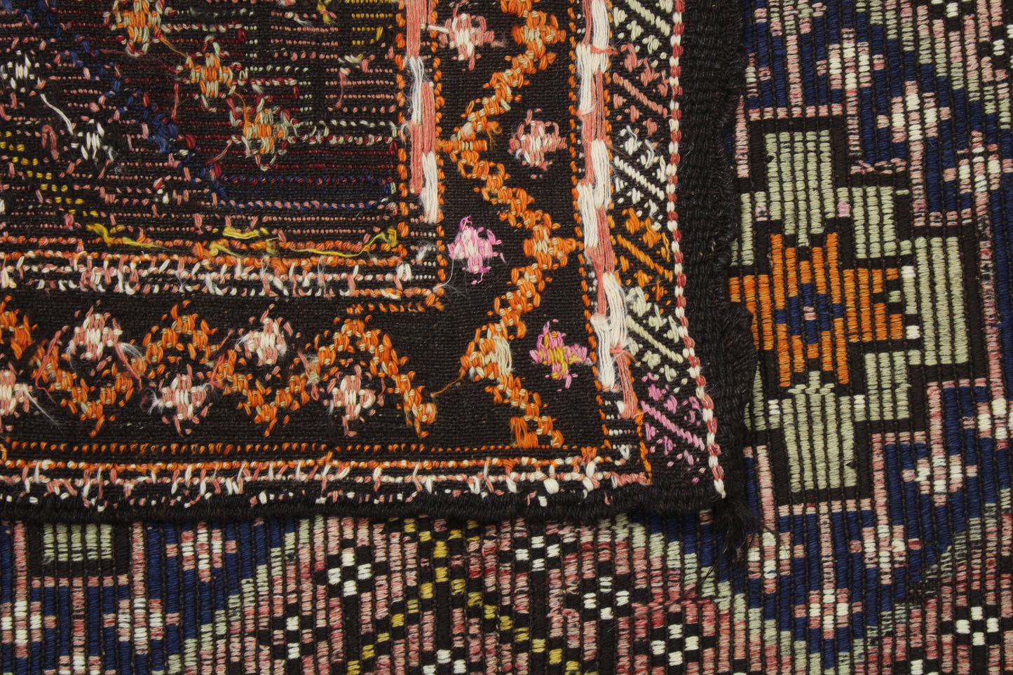 Handwoven Turkish Vintage Kilim (6'1" x 10'1")