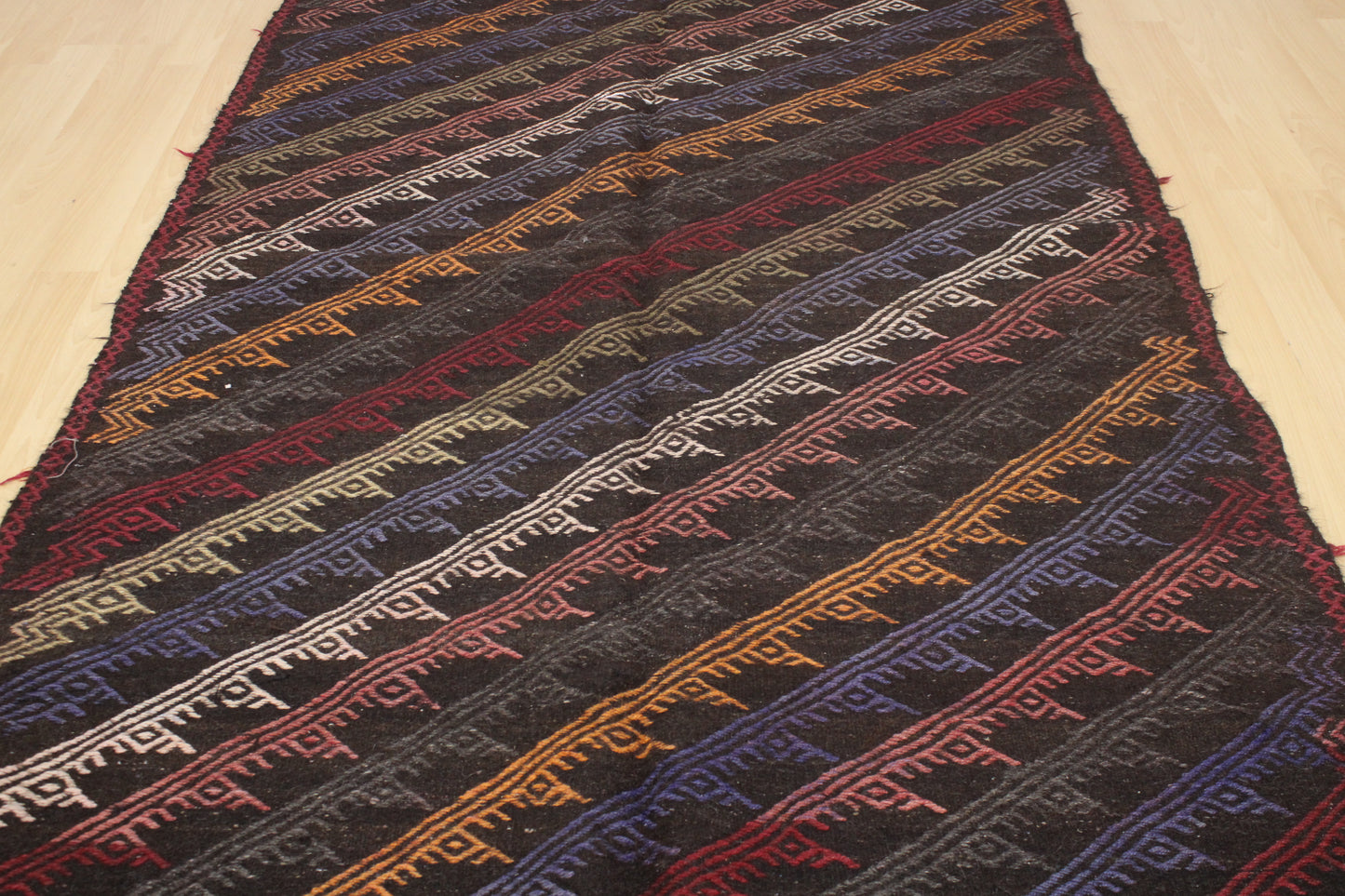 Handwoven Turkish Vintage Kilim (5'0" x 10'6")