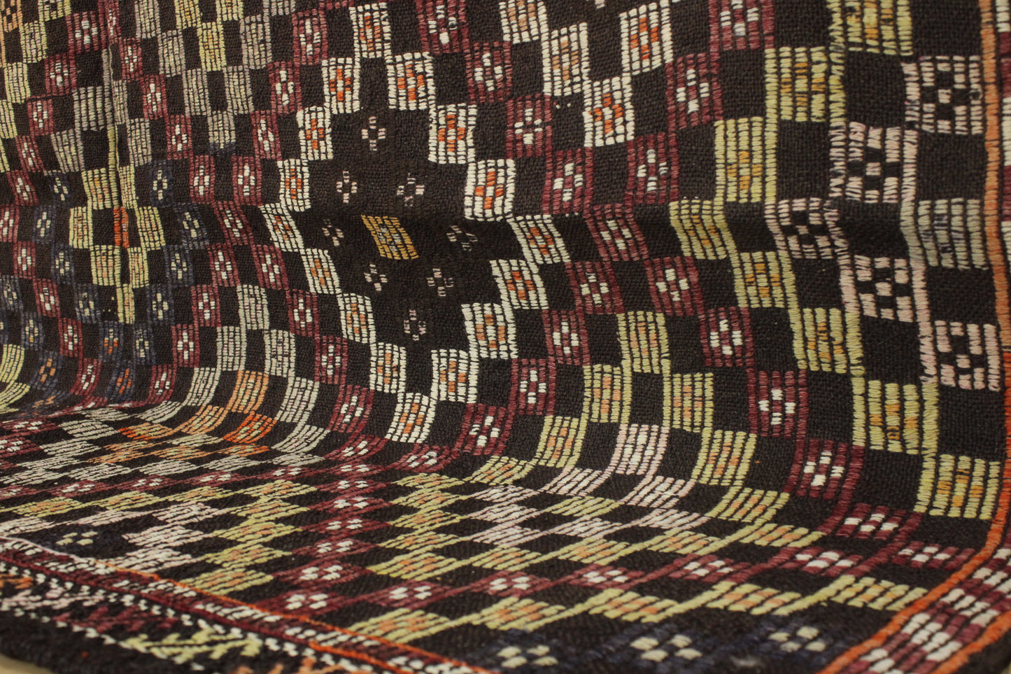 Handwoven Turkish Vintage Kilim (6'2" x 8'3")