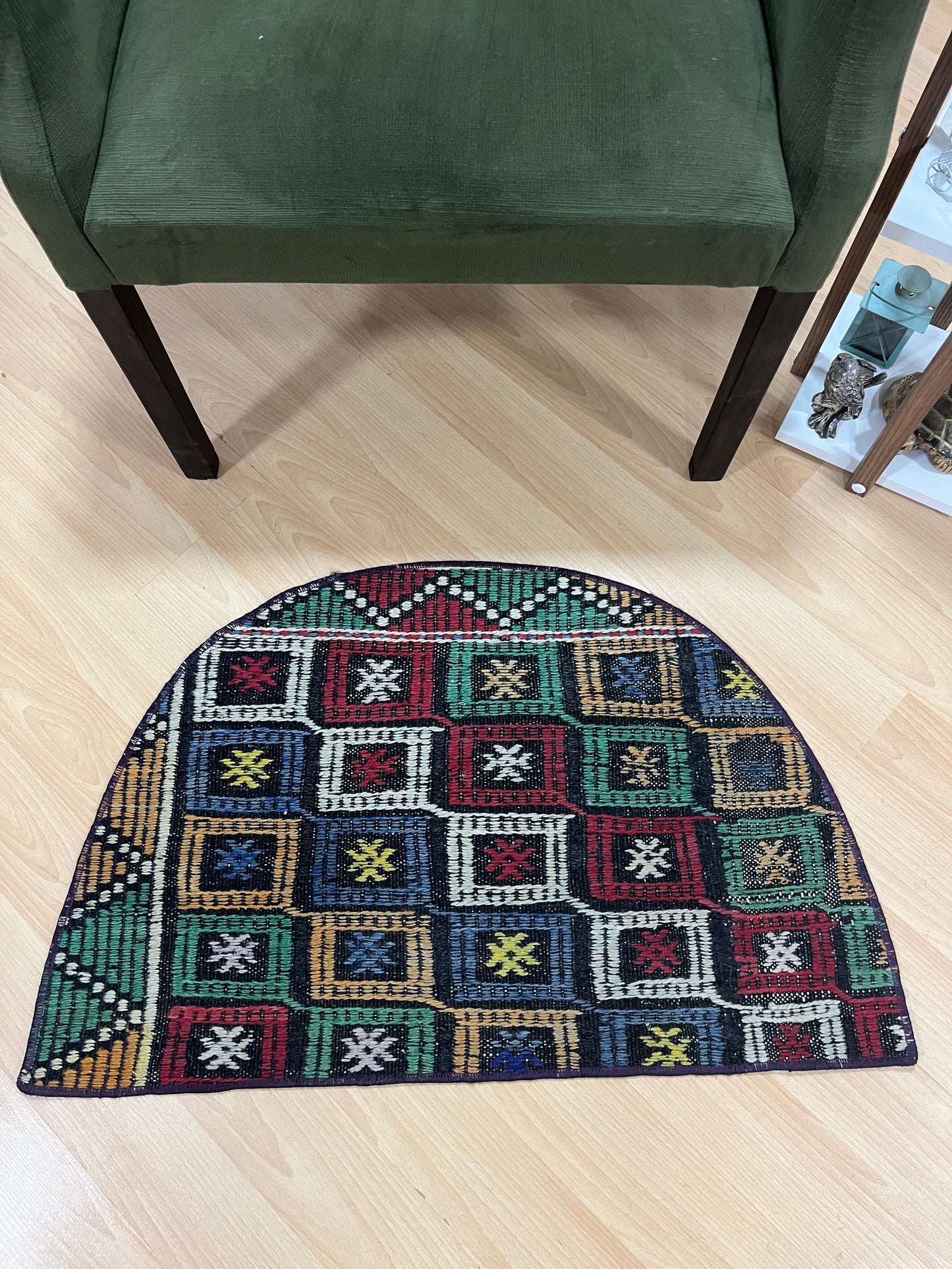 Handwoven Turkish Vintage Doormat (1'8" x 2'8")