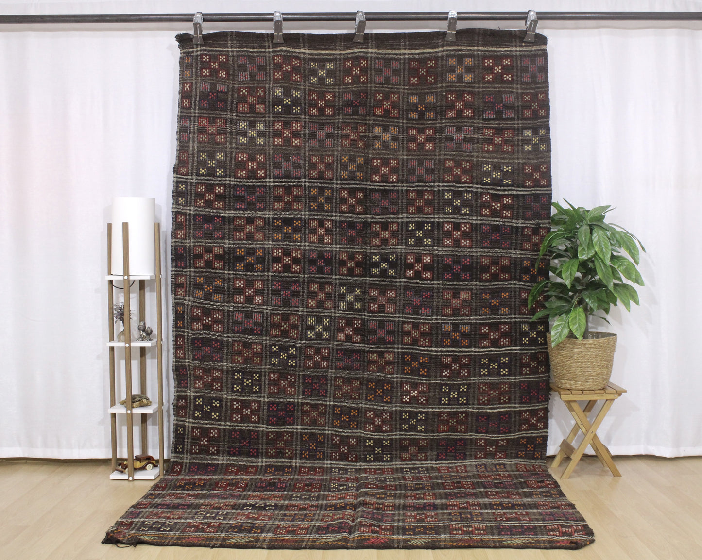 Handwoven Turkish Vintage Kilim (6'0" x 10'7")