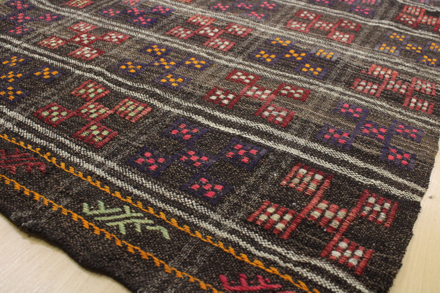 Handwoven Turkish Vintage Kilim (6'0" x 10'7")