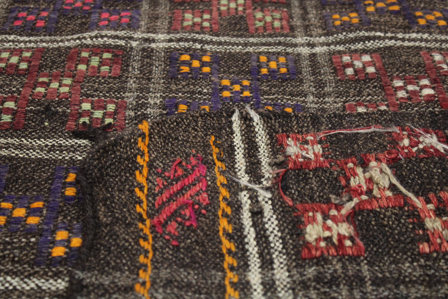 Handwoven Turkish Vintage Kilim (6'0" x 10'7")