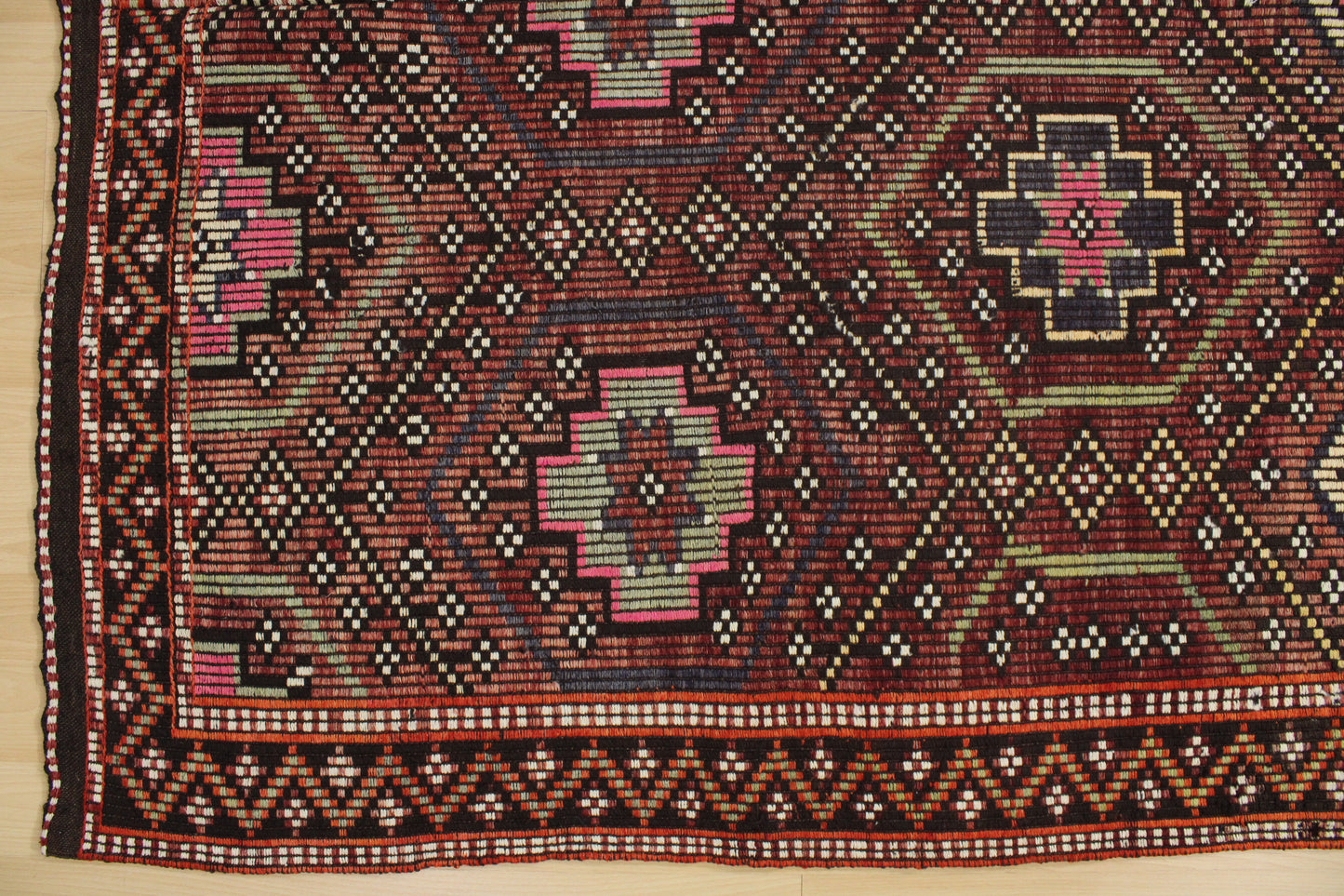 Handwoven Turkish Vintage Kilim (5'9" x 9'7")