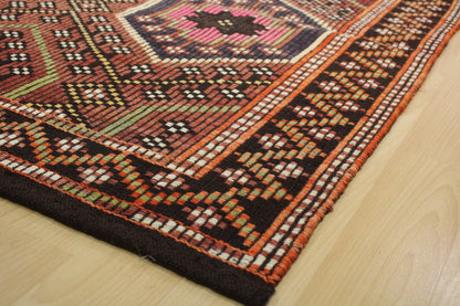 Handwoven Turkish Vintage Kilim (5'9" x 9'7")