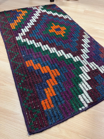 Handwoven Turkish Vintage Kilim (1'8" x 2'11")