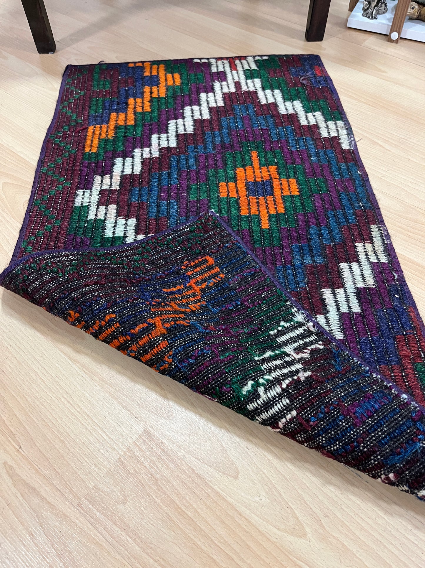 Handwoven Turkish Vintage Kilim (1'8" x 2'11")