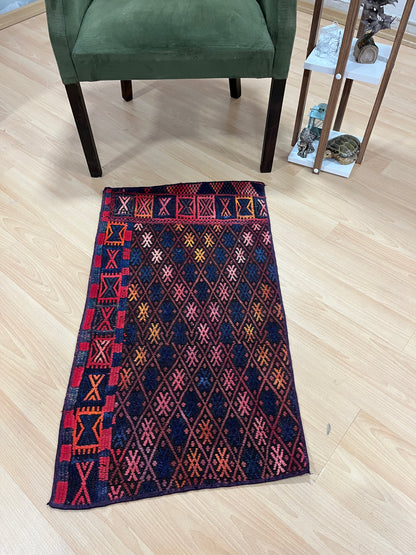 Handwoven Turkish Vintage Kilim (1'8" x 2'11")