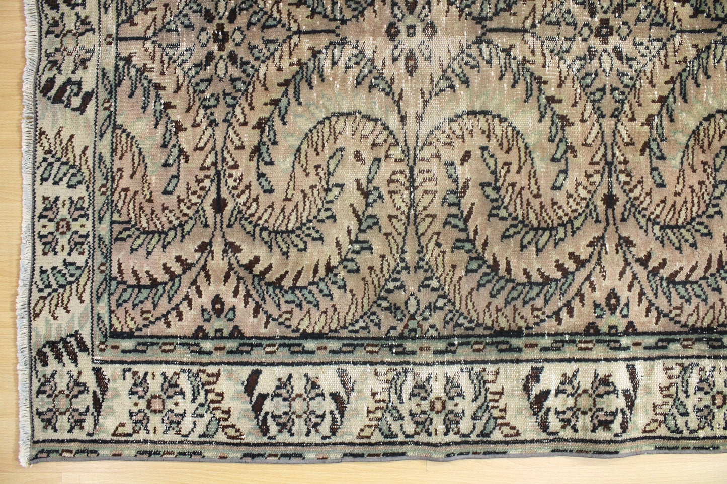 Hand-Knotted Vintage Turkish Rug (4'10" x 8'0")