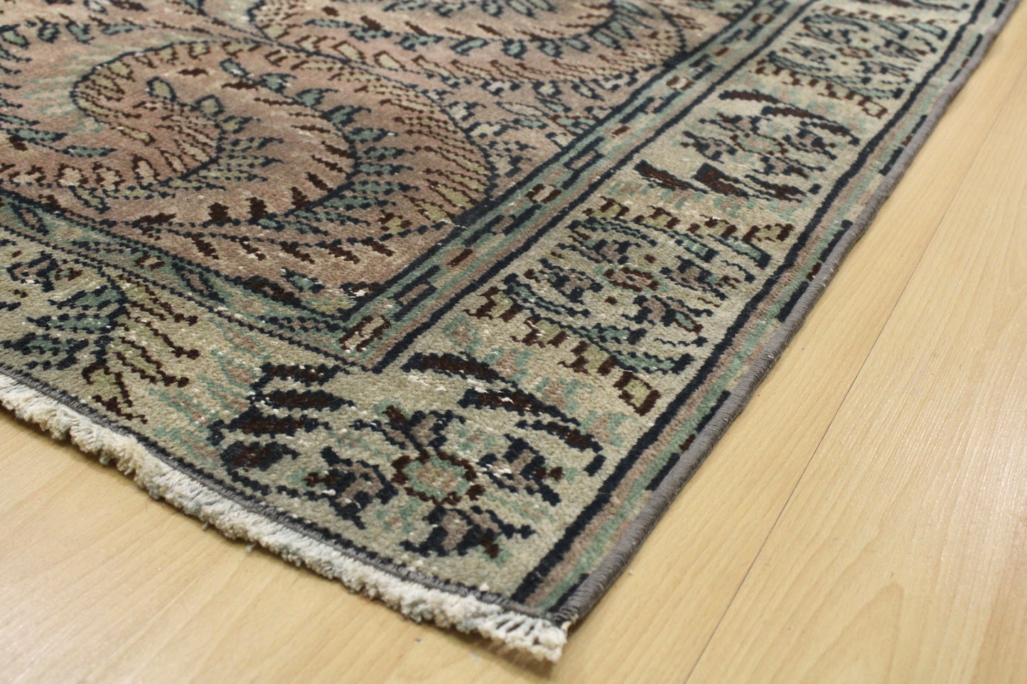 Hand-Knotted Vintage Turkish Rug (4'10" x 8'0")