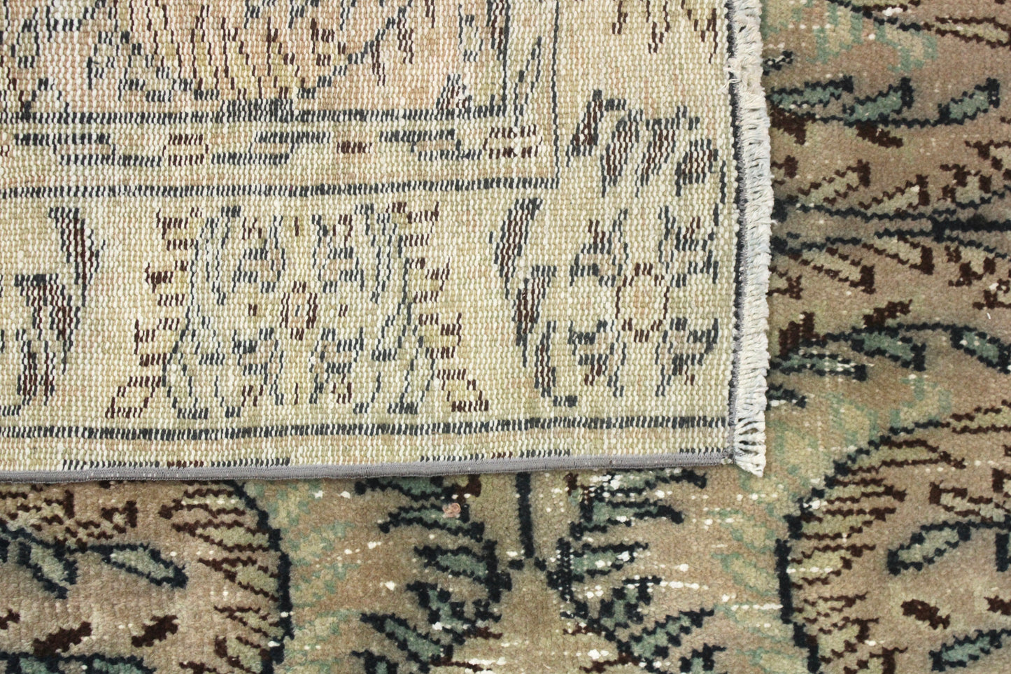 Hand-Knotted Vintage Turkish Rug (4'10" x 8'0")